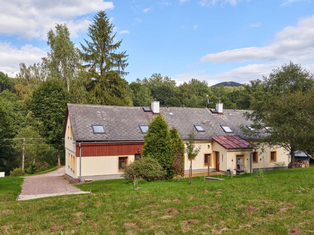 Holiday Home In Lampertice With Swimming Pool Buitenkant foto